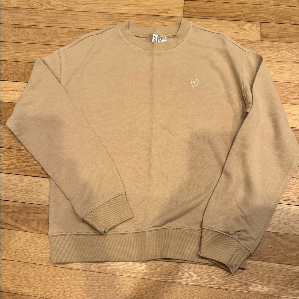 H&M DIVIDED Women’s Crewneck Sweatshirt in Tan with Heart Embroidery